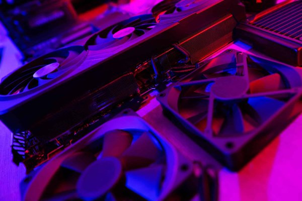 Quels sont les avantages du refroidissement liquide pour les infrastructures numériques ?